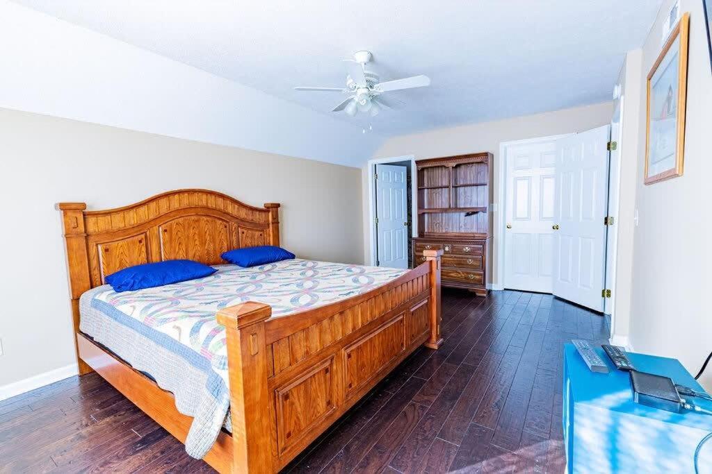 Cozy Pigeon Forge Home W Hot Tub Near River Exterior photo