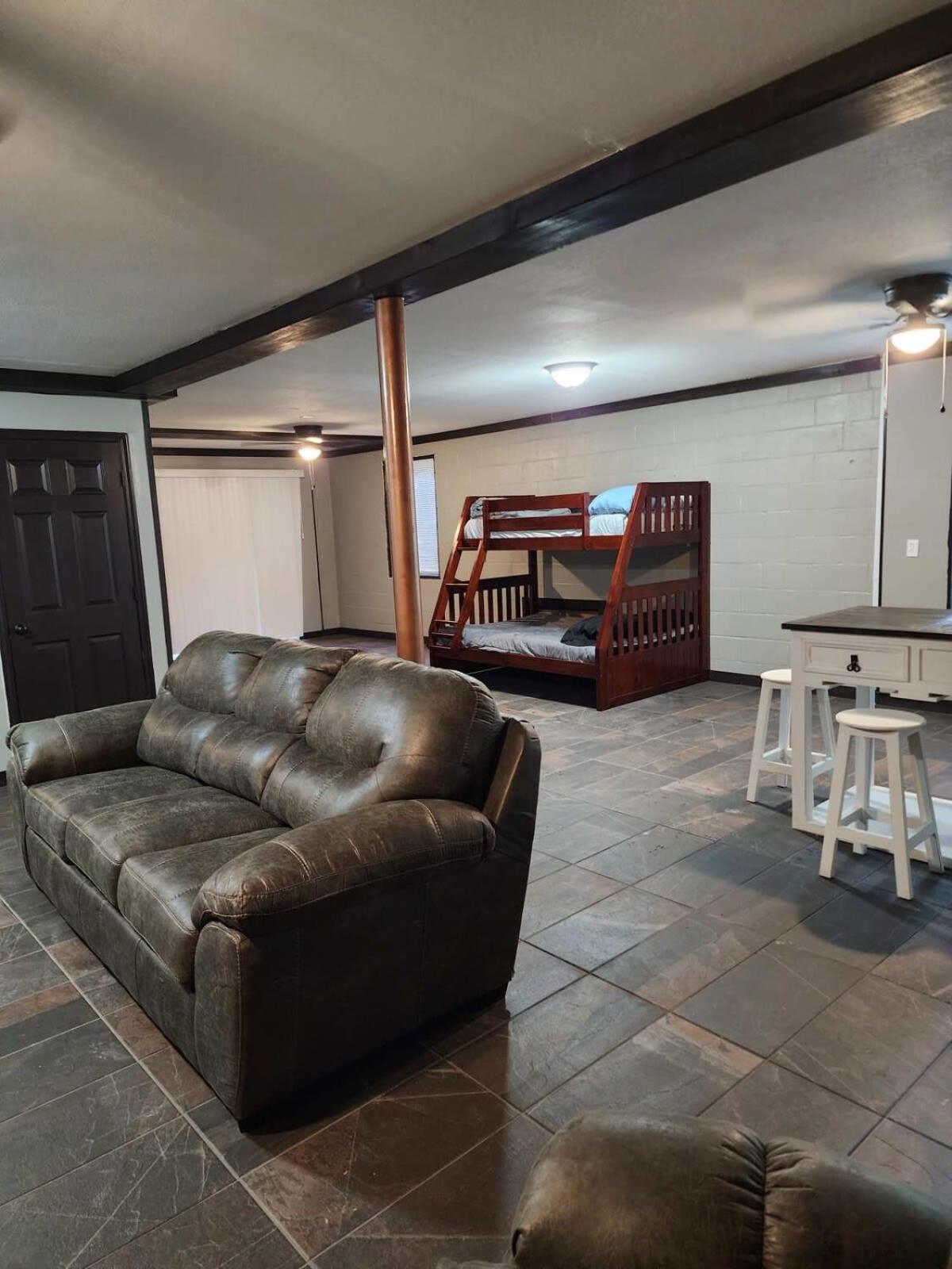 Cozy Pigeon Forge Home W Hot Tub Near River Exterior photo