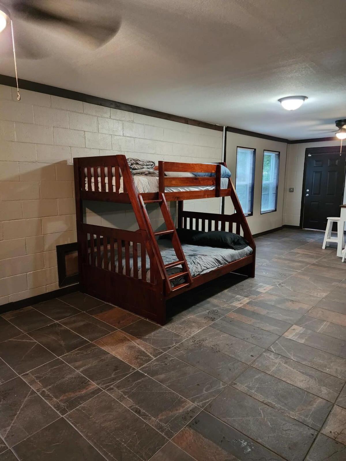 Cozy Pigeon Forge Home W Hot Tub Near River Exterior photo