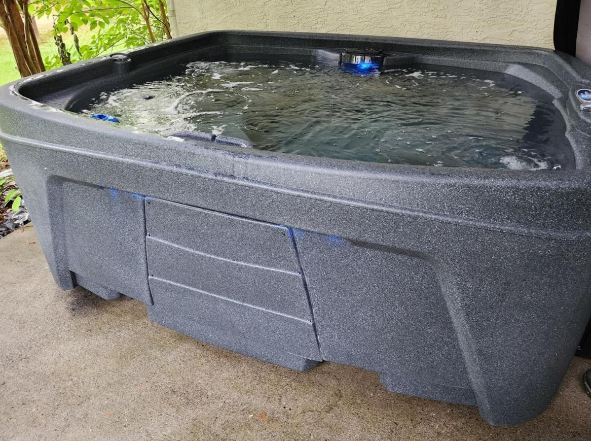 Cozy Pigeon Forge Home W Hot Tub Near River Exterior photo